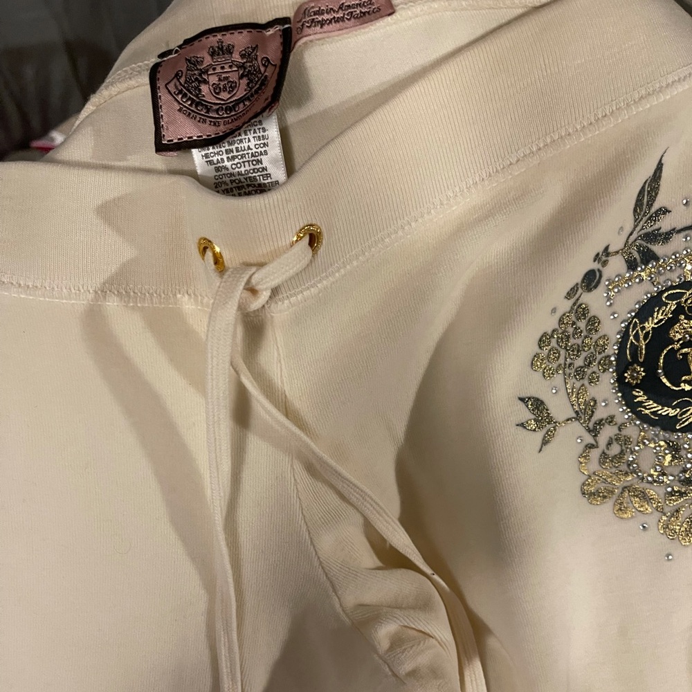 Women’s Juicy Couture Sweatpants.